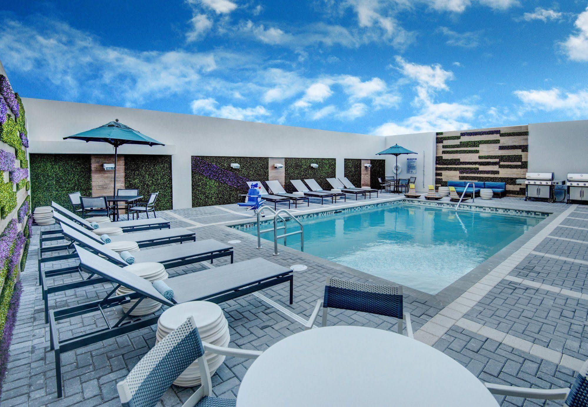 Towneplace Suites By Marriott Miami Airport Exteriör bild